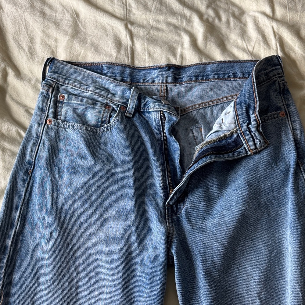 Levi's 565 Blue Relaxed Fit Denim Jeans